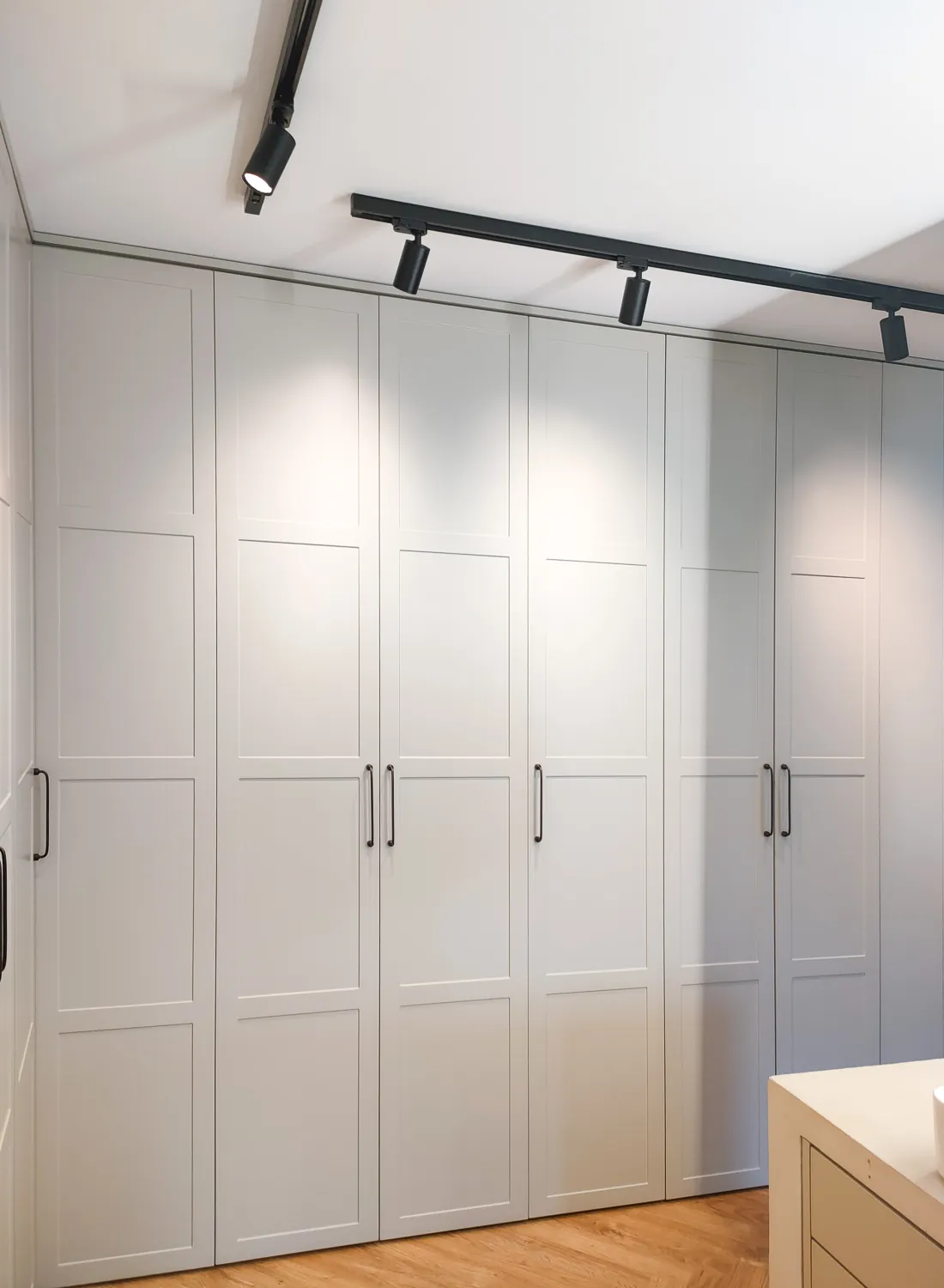 Armario esquinero abatible