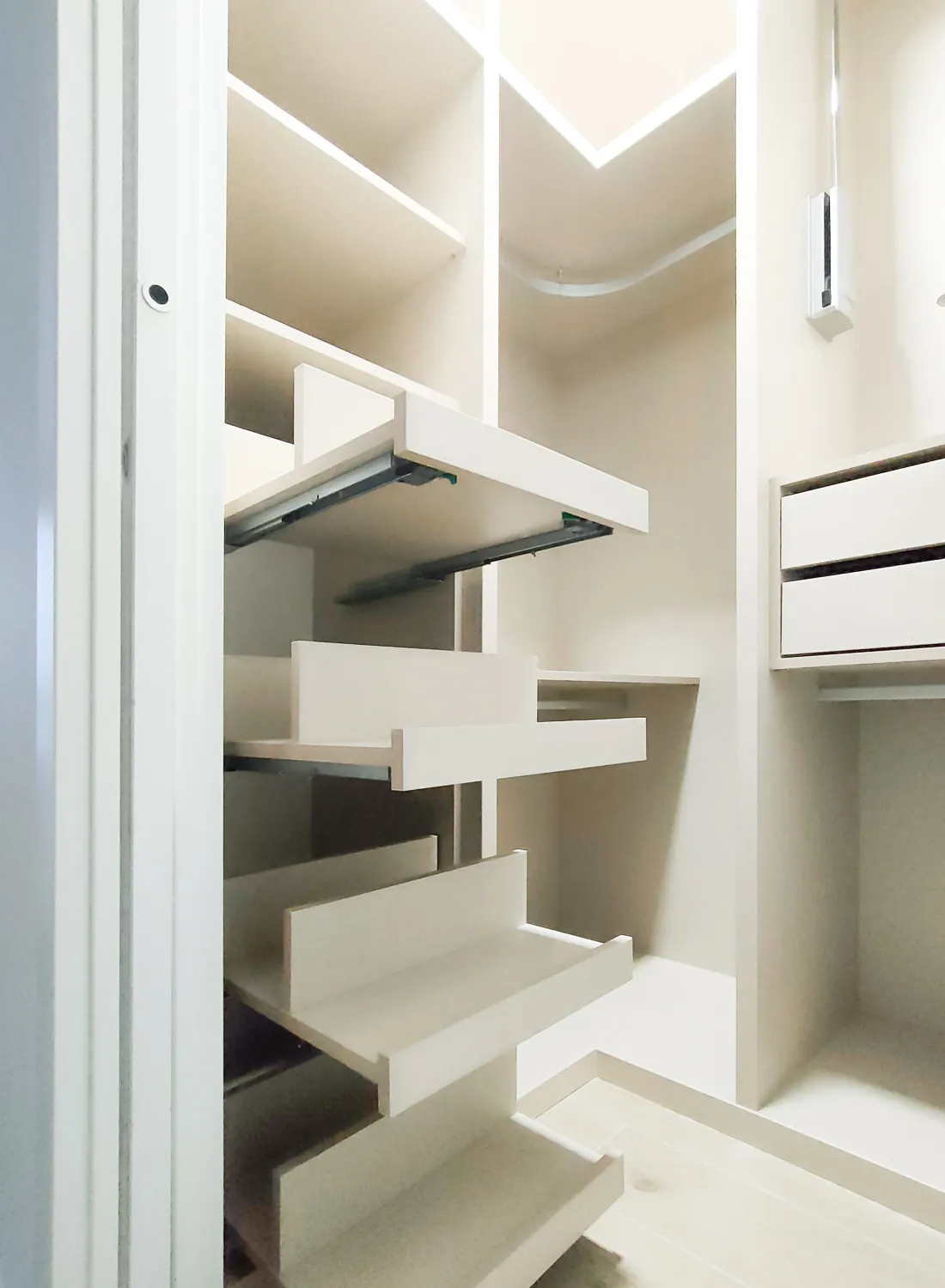 Vestidor pequeño con zapatero