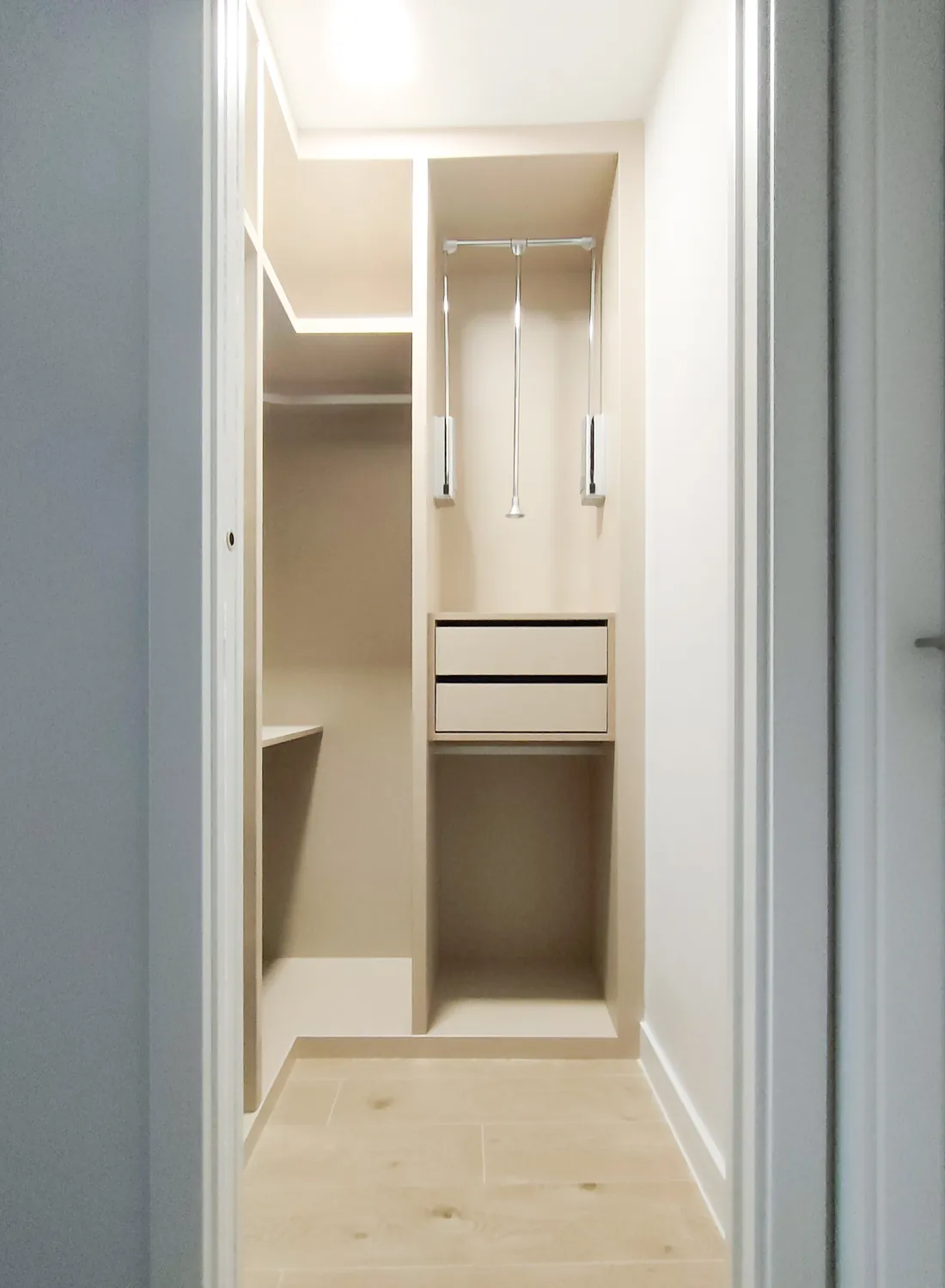 Vestidor pequeño con zapatero