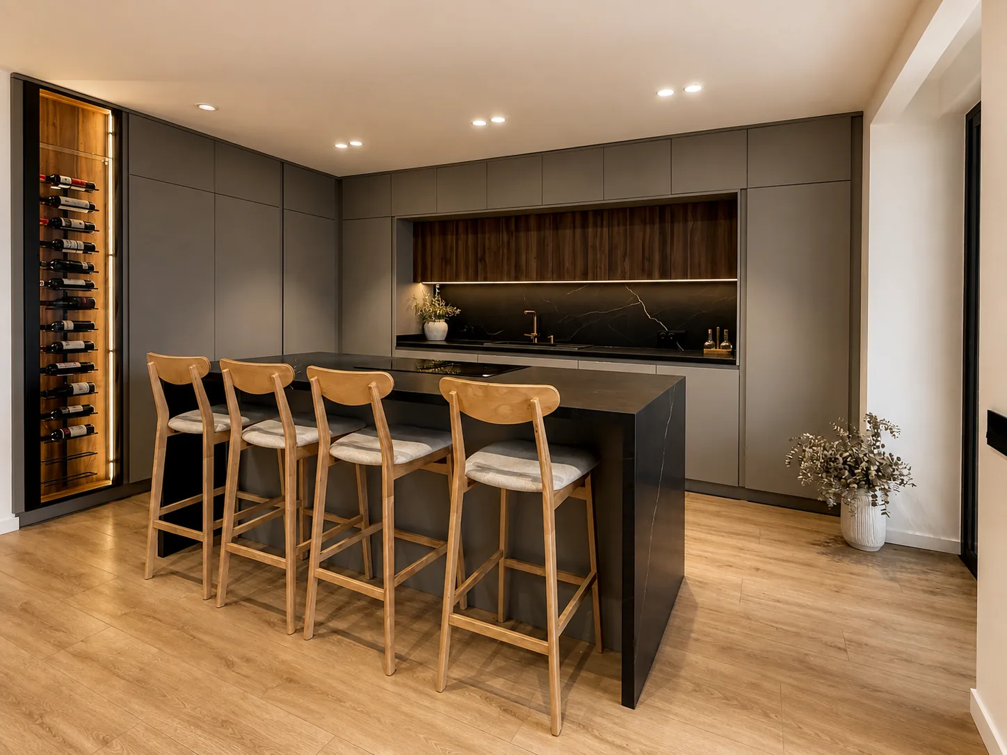 Una cocina abierta al salón, diseñada como parte de la arquitectura